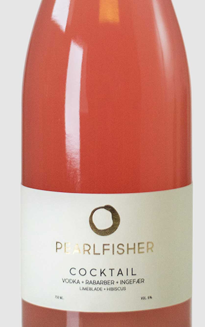 Pearlfisher Cocktail med Vodka, Rabarber, Hibiscus, Stjerneanis & Citrongræs