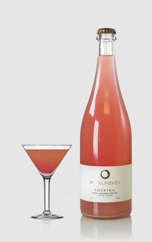 Pearlfisher Cocktail med Vodka, Rabarber, Hibiscus, Stjerneanis & Citrongræs